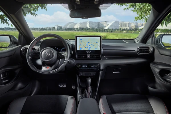 YARIS TOYOTA INTERIOR