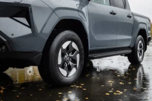 Roata și treptele laterale Hilux